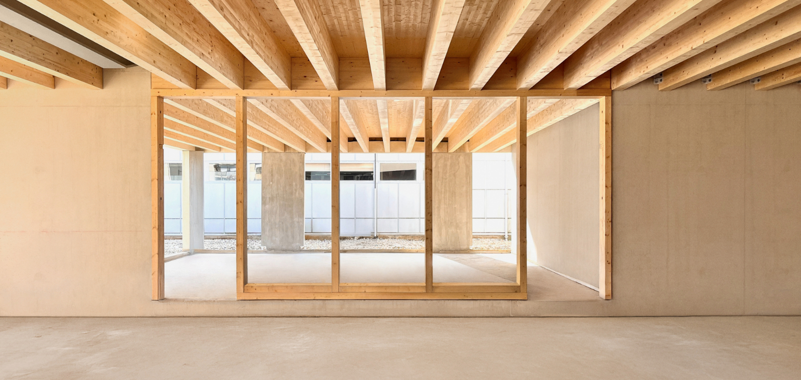 Construction en bois massif : les solutions qui optimisent l’efficacité structurelle et la rapidité du chantier